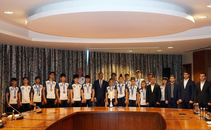 Federasiya prezidenti yeniyetmə cüdoçularla görüşdü