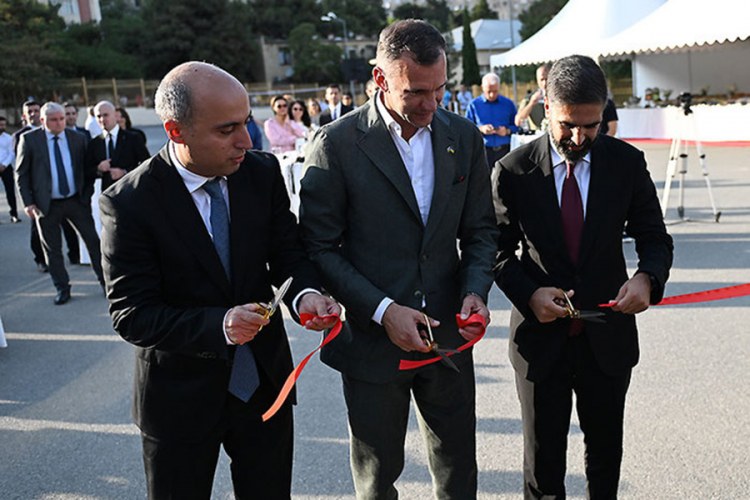 Şevçenko açılışda iştirak etdi