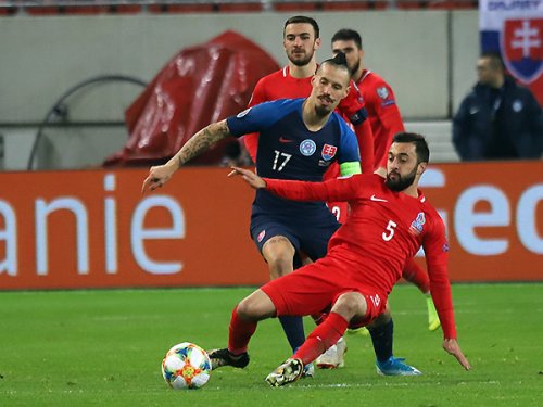 Elvin Camalov: "Komanda üçün meydanda əllərindən gələni etməlidirlər"