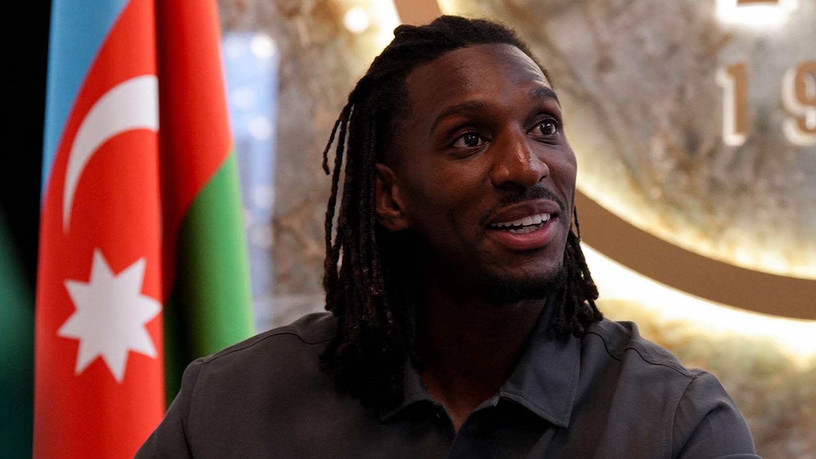 "Neftçi"nin transferi "beşliy"ə düşdü