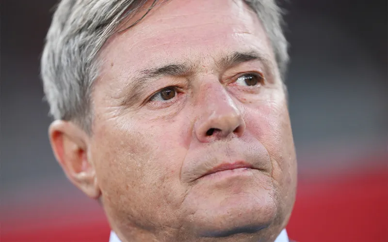 Serbiya millisinin baş məşqçisi istefa verdi