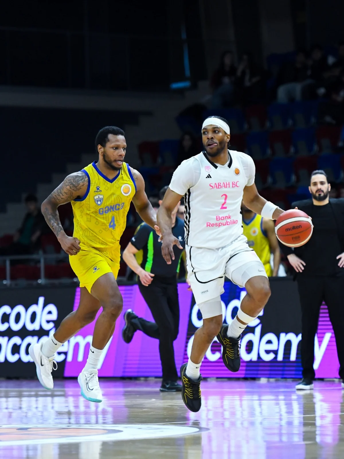 “Sabah” yarımfinal mərhələsinə qələbə ilə başladı