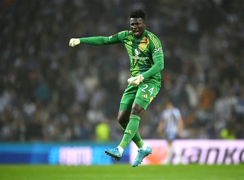 "Mançester Yunayted"in əsas qolkiperi kollektivlə məşqlərə başladı