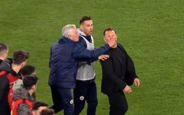 Mourinyo 3, köməkçiləri 4 oyunluq cəzalandı