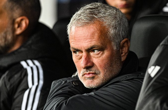 Mourinyo söz verdi: “Real”a yaraşan futbolu oynamazsa…”