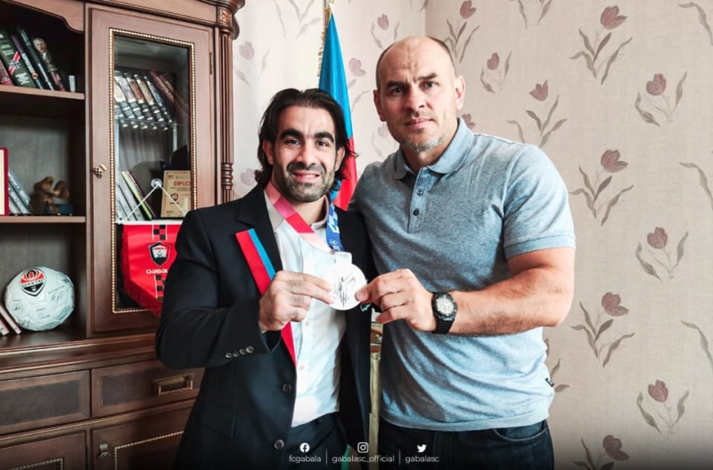 Fariz Nəcəfov Olimpiya medalçısı ilə görüşüb