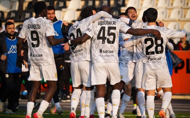 "Neftçi" Yevlaxdan 3 xalla qayıtdı - Video