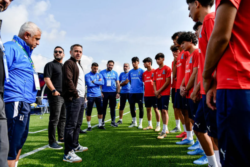 Ayxan Abbasov gənc futbolçulara inamını ifadə etdi