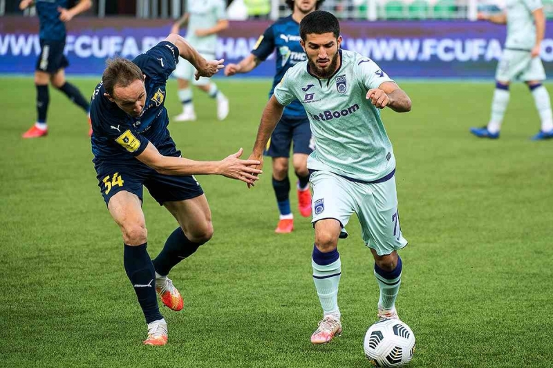 "Neftçi"nin danışıqlar apardığı futbolçu Rusiya klubundan getdi