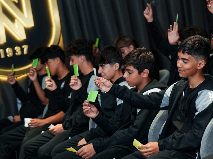 "Neftçi"nin futbolçuları üçün seminar keçirildi