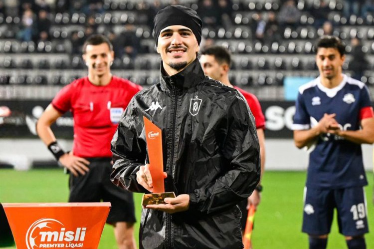 "Neftçi"nin futbolçusu mükafatlandırıldı