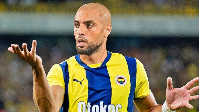 Rəsmi: Sofian Amrabat "Fənərbağça"da
