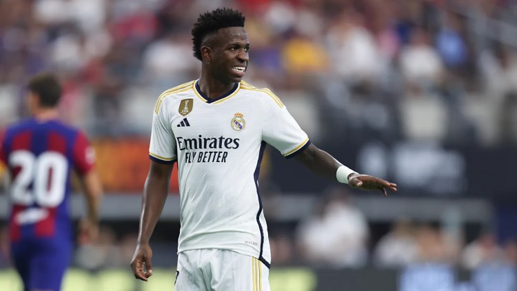 “Real”ın aparıcı futbolçusu geri dönür