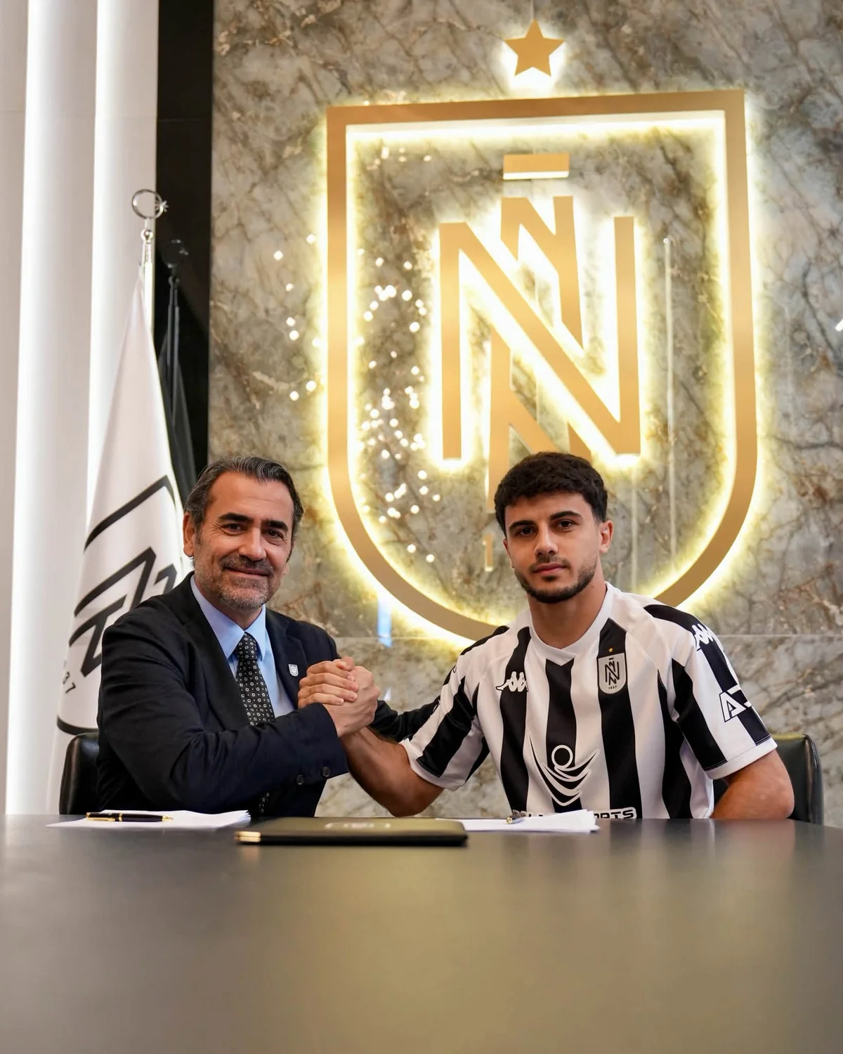 "Neftçi" Emil Səfərovla müqavilənin müddətini uzatdı