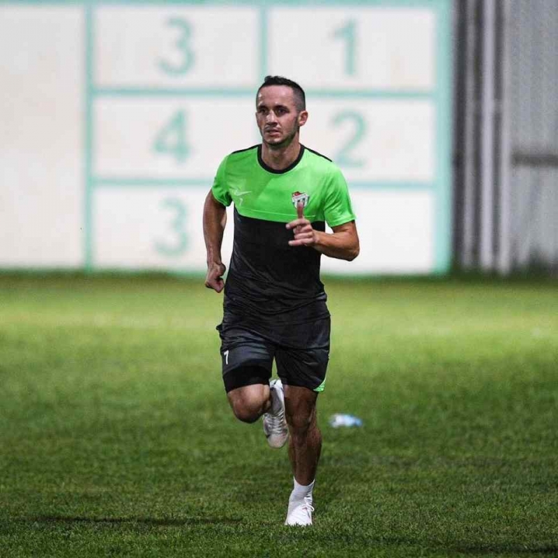 "Bursaspor" azarkeşləri Fatih Təkkəyə etiraz etdi - Namiq Ələsgərova görə