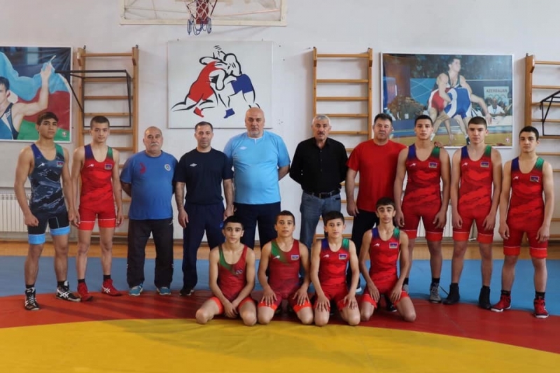 İki güləşçimiz AÇ-nin finalında