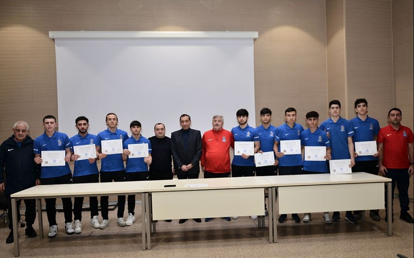 Federasiya rəhbərliyi U-19-un üzvləri ilə görüşdü