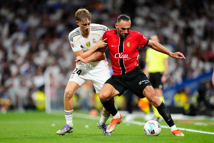 "Fənərbaxça" sabiq hücumçusunu qaytarmaq istəyir