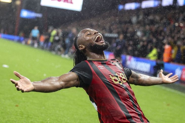 "Mançester Siti" yanvarda qanalı hücumçunu "rənglərinə bağlamağı" planlaşdırır