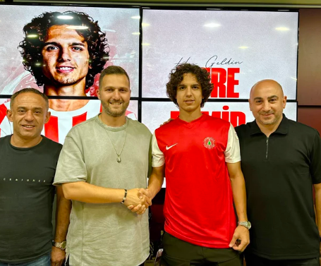 "Fənərbaxça"nın futbolçusu Diniyevlə komanda yoldaşı oldu