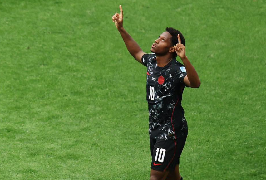 Kanadalı futbolçu dünya çempionatları tarixinə düşdü