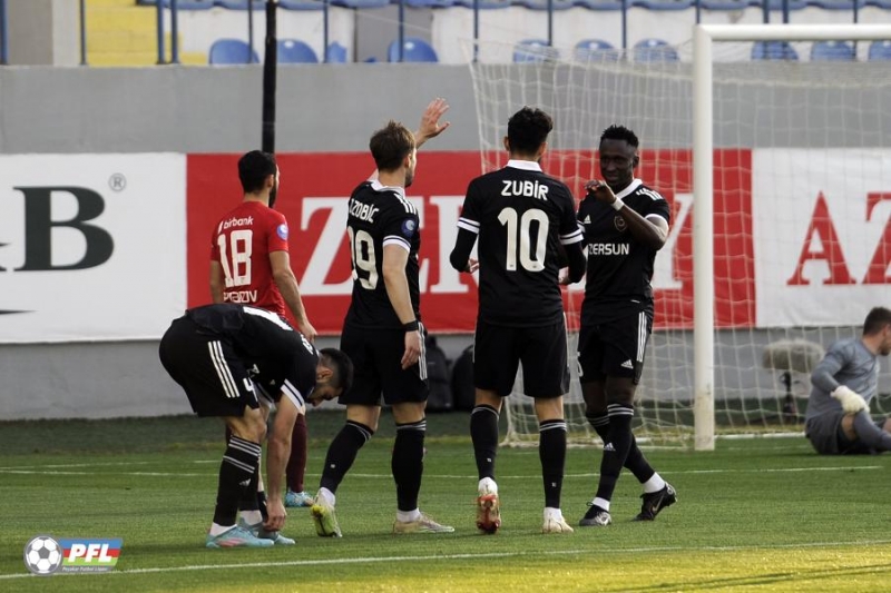 "Qarabağ"lılar coşdu, beşhakimiyyətlik oldu