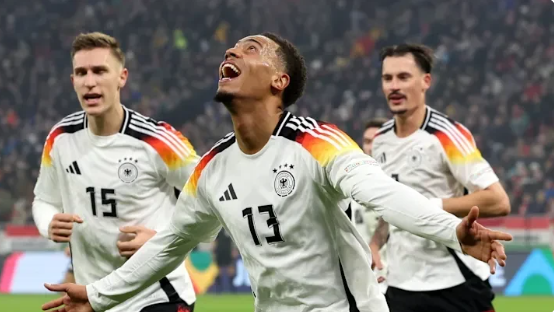 Almaniya millisinin üzvü Premyer Liqaya qayıda bilər