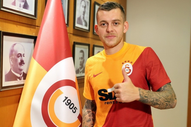 Rumıniya millisinin üzvü rəsmən “Qalatasaray”da