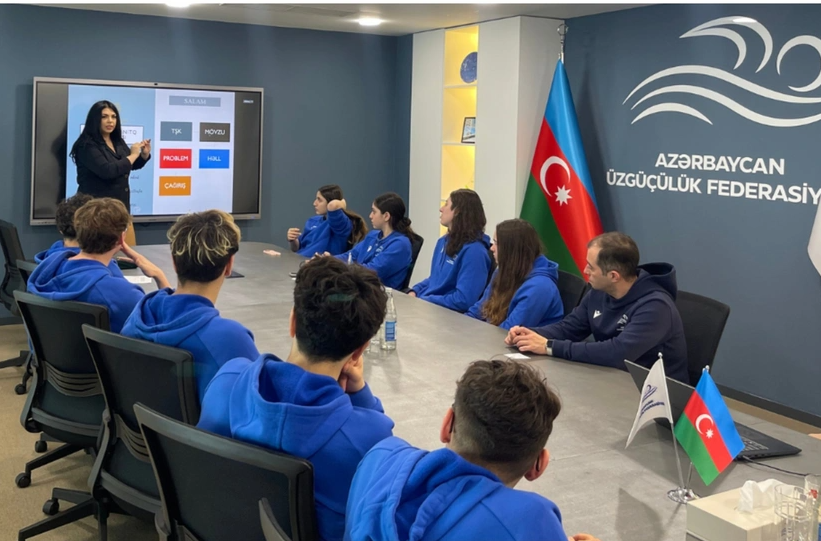 Üzgüçülük üzrə Azərbaycan millisinin üzvlərinə seminar keçirilib