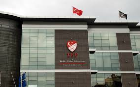 TFF əcnəbi hakimlərə "yaşıl işıq" yandırdı