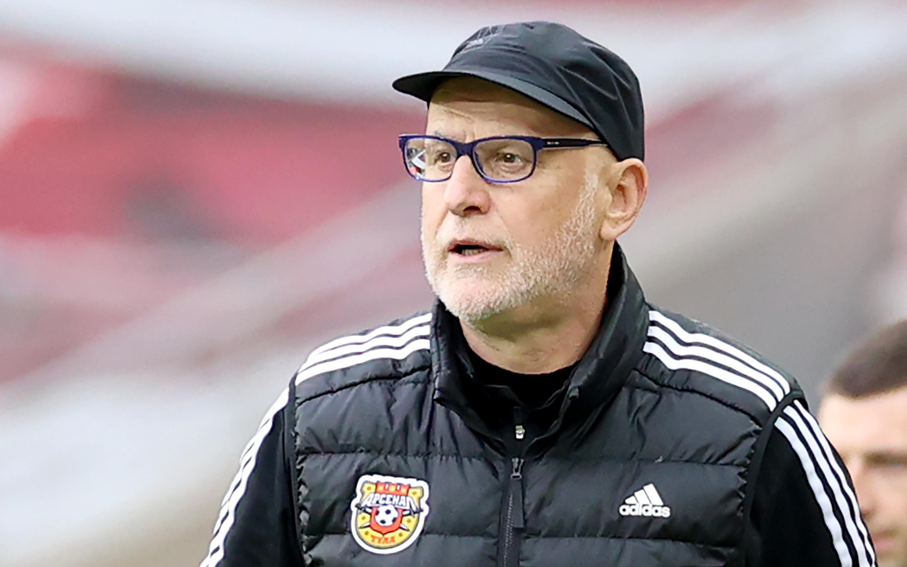 “Neftçi”nin sabiq baş məşqçisi: “Təəssüf ki, siyasət futbola qarışanda həmişə belə olur”