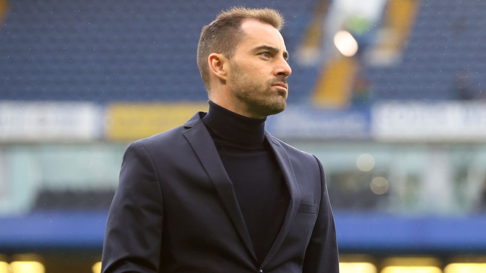 İngiltərə klubu baş məşqçi ilə vidalaşıb