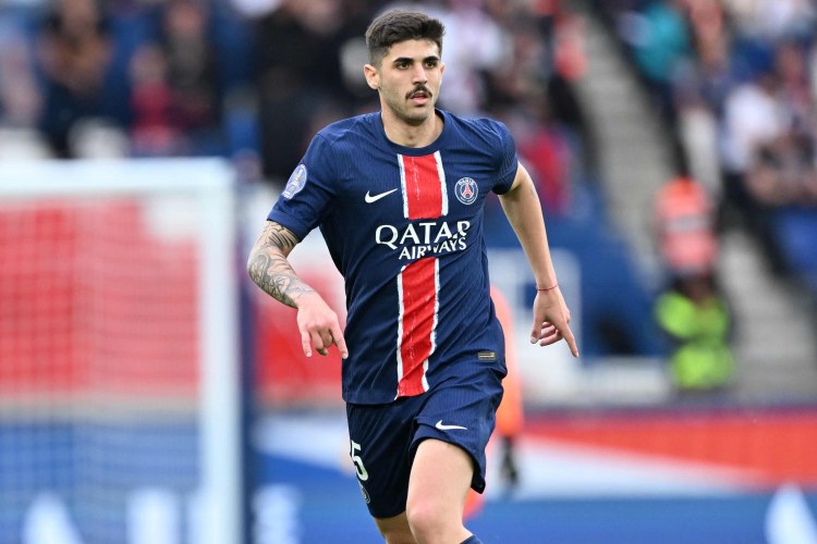 PSJ-nin müdafiəçisi İstanbul klubunun hədəfində