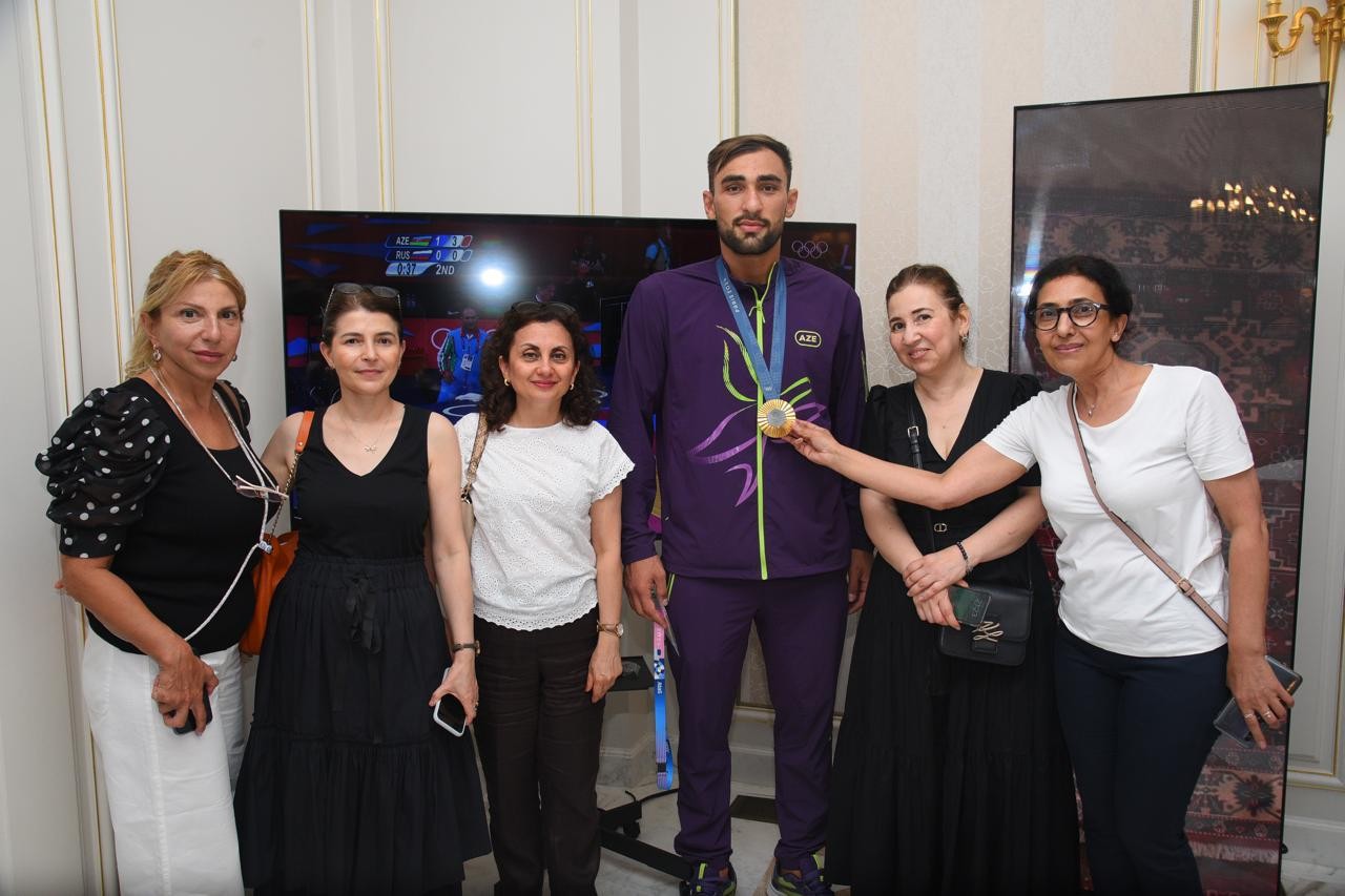 Parisdə Olimpiya Evində görüş keçirilib