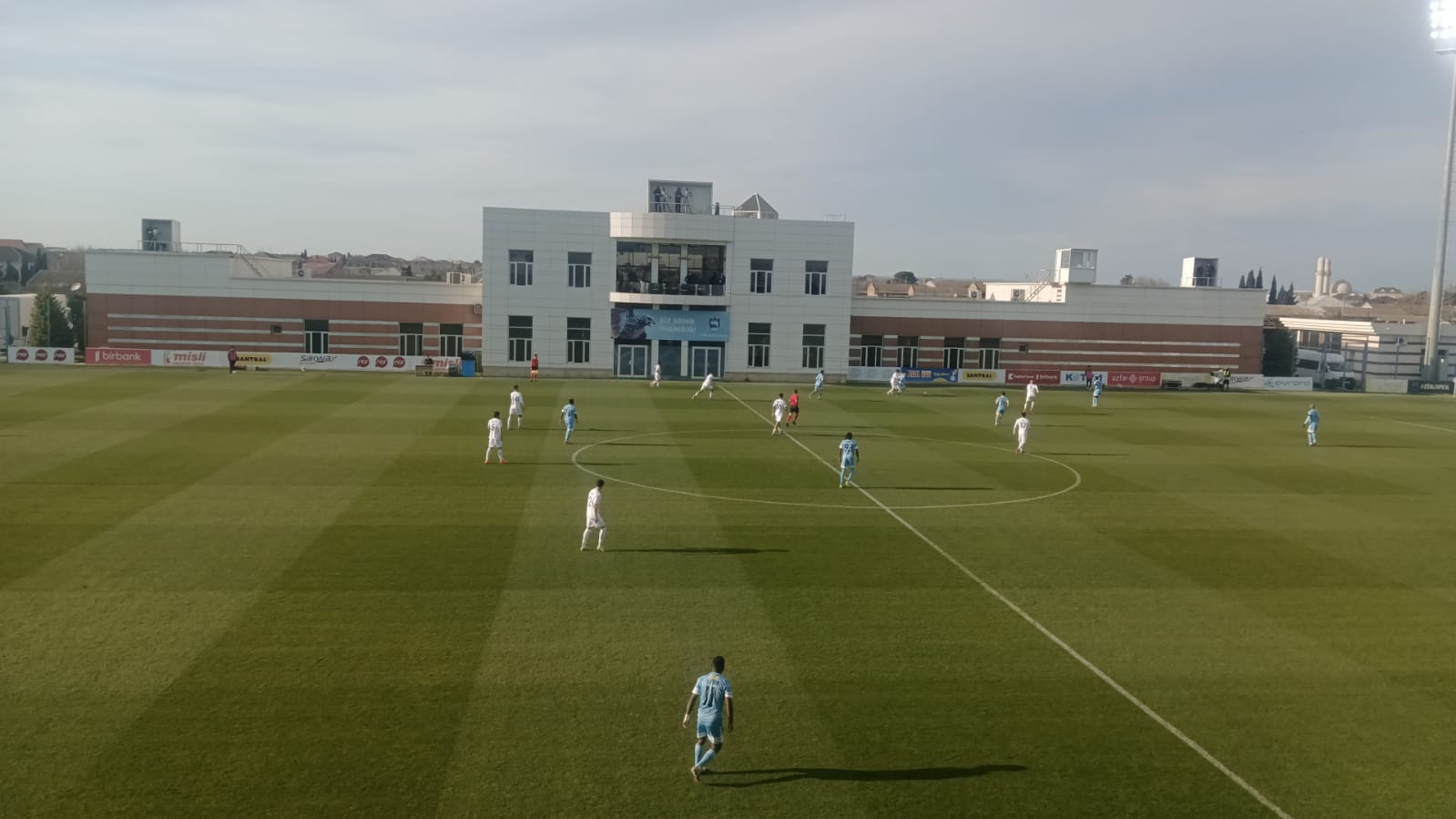 "Qartallar" "şirlər"lə üz-üzə gəlir - Oyun başladı