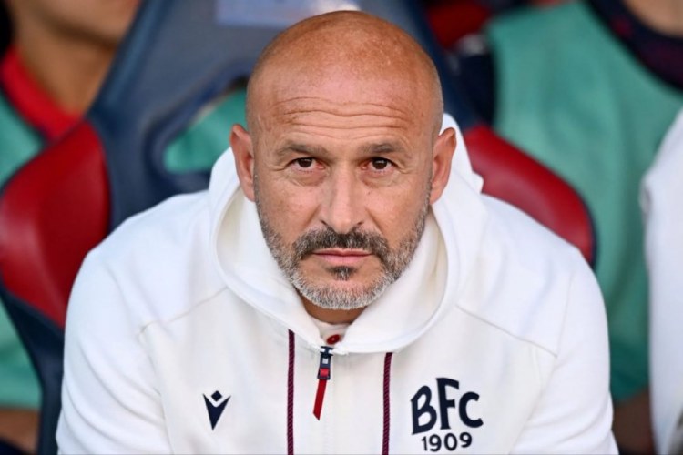 "Bolonya"nın baş məşqçisi ayın ən yaxşısı seçildi