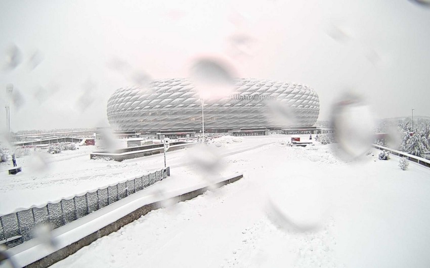 Güclü qar "Bavariya"nın oyununu təxirə saldı