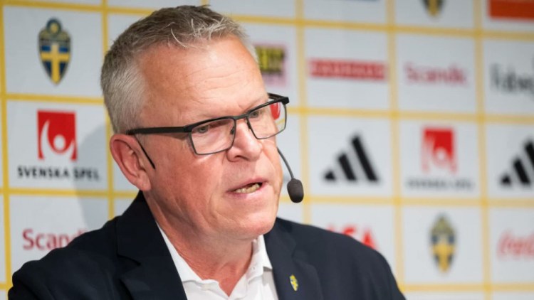 İsveç millisində baş məşqçi istefası