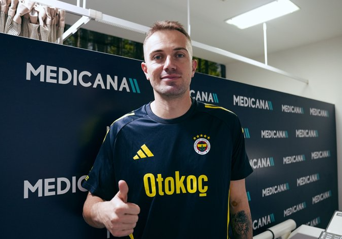 “Fənərbağça”nın futbolçusu millidən getdi