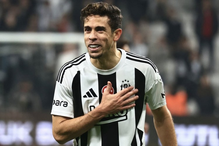 Braziliyalı müdafiəçi "Beşiktaş"dan ayrıldı