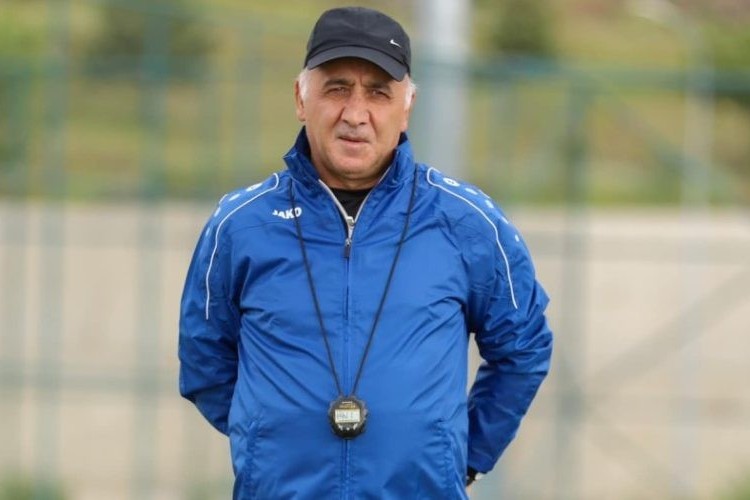 Şahin Diniyev: "Hər iki komanda qol vurmaqda çətinlik çəkir"