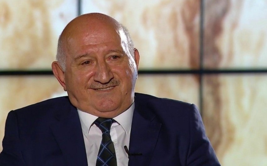 Səməd Qurbanov: "Baş məşqçi əlində 34 nəfərlik siyahının olduğunu və..."