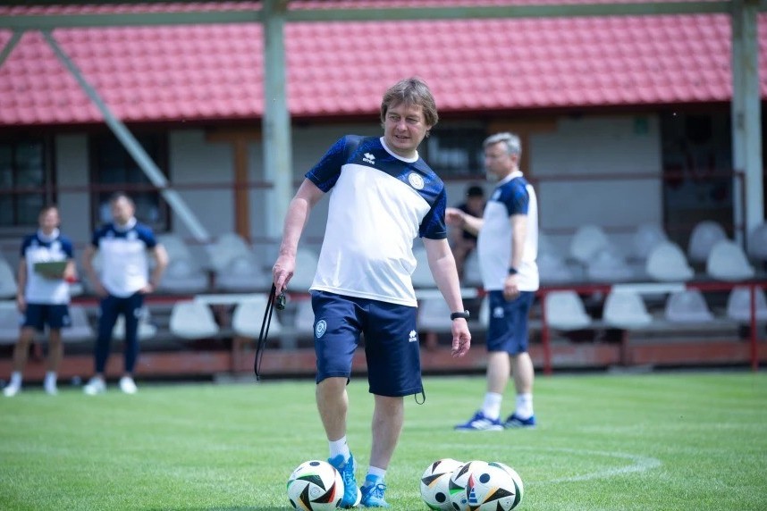 Qazaxıstanın məşqçisi: "Hər dəfə də görüş bir tərəfin..."