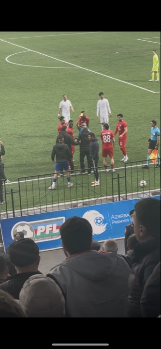 Elçin Məsiyev baş məşqçini texniki zonadan qovdu