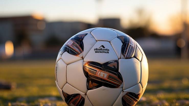 Niderlandda futbolçuya hücum oldu, oyun yarımçıq qaldı
