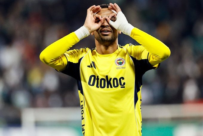 A Seriyası nəhəngləri "Fənərbaxça"nın hücumçusu ilə maraqlanır