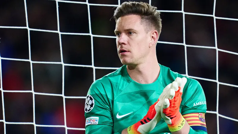 İstanbul klubu "Barselona"nın qapıçısını icarəyə götürmək istəyir