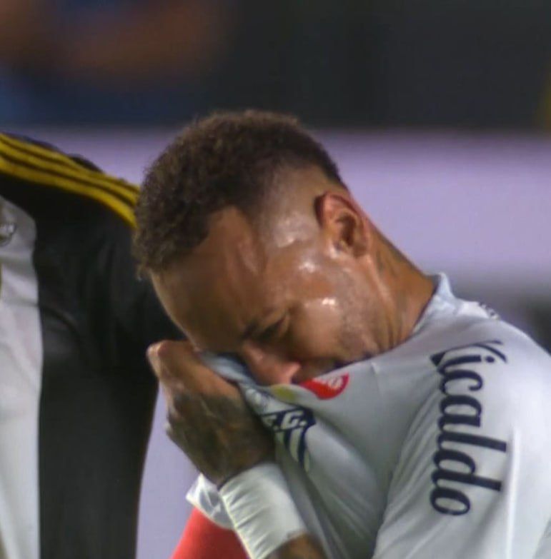 Neymar zədələndi və meydanı göz yaşları içində tərk etdi
