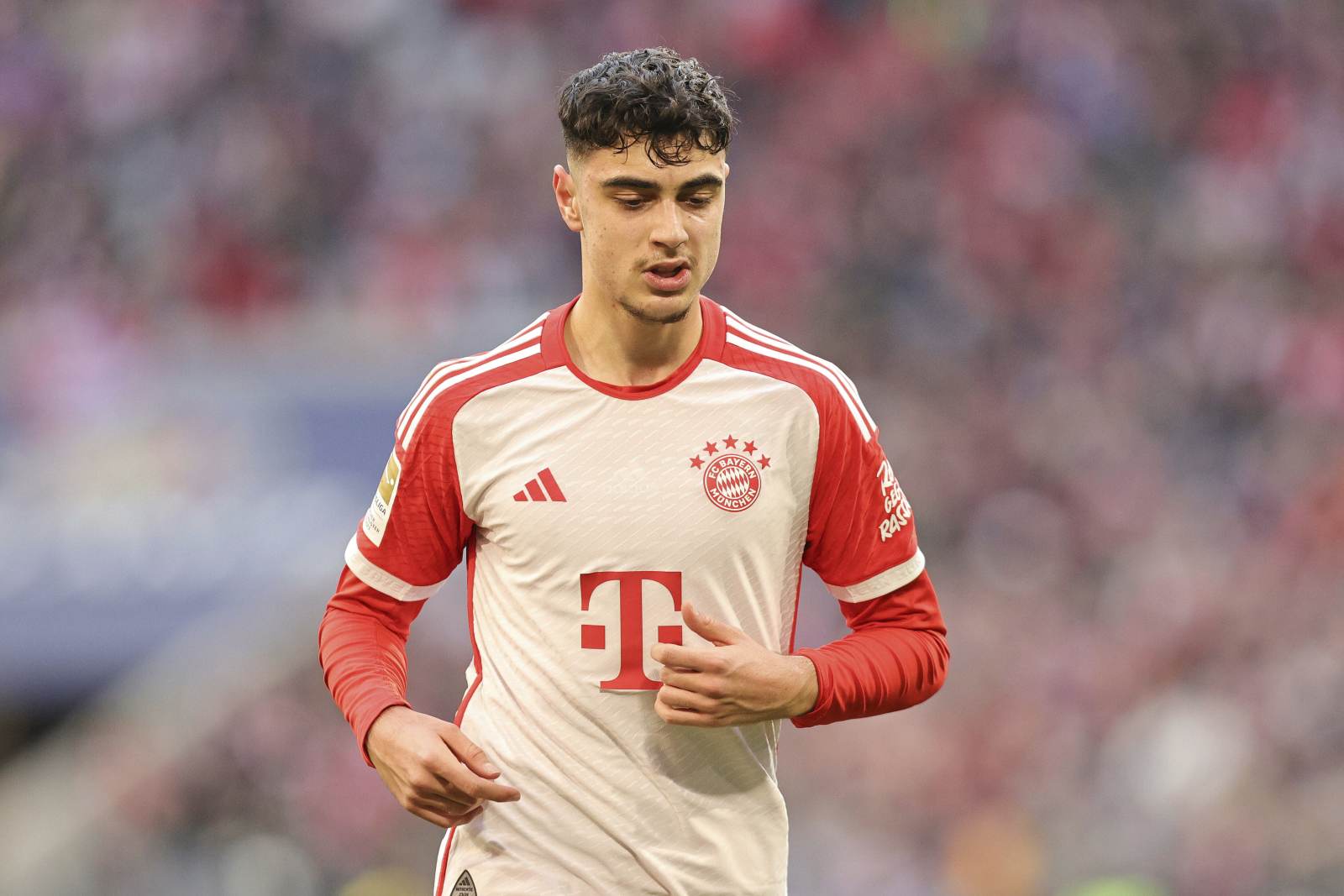 İngiltərə nəhəngi “Bavariya”nın yarımmüdafiəçisini istəyir