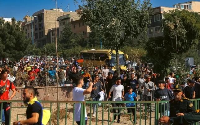 Ronaldoya görə Tehranda izdiham yarandı, məşq təxirə salındı